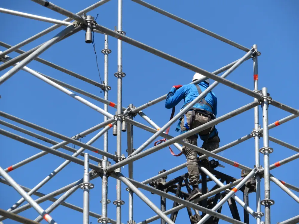 Démontage échafaudage à Herrlisheim